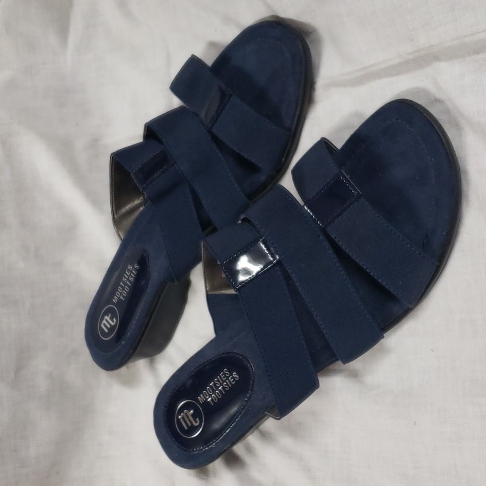 💥CLEARANCE💥Mootsies Tootsies Navy Strappy Slide Sandals Sz 9.5M - Picture 2 of 12